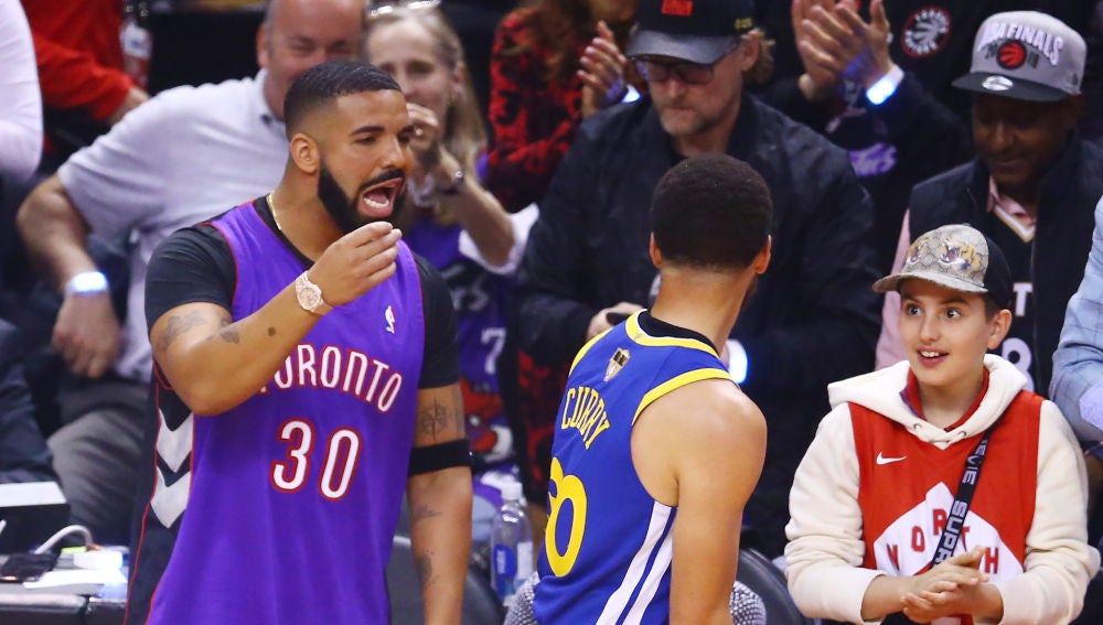 Drake increpa a Curry durante las Finales