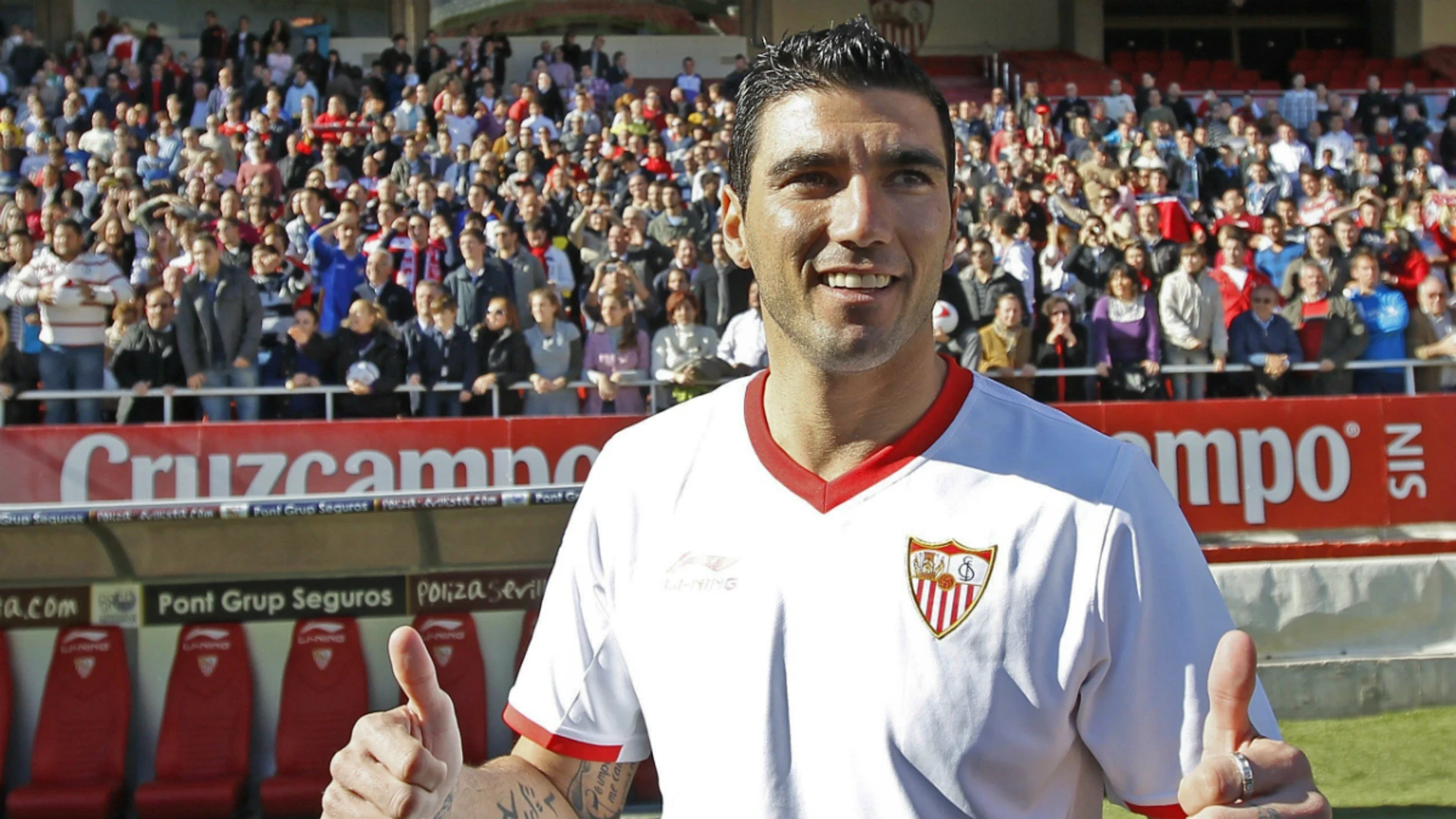 José Antonio Reyes, en una foto con el Sevilla José Antonio Reyes, en una foto con el Sevilla