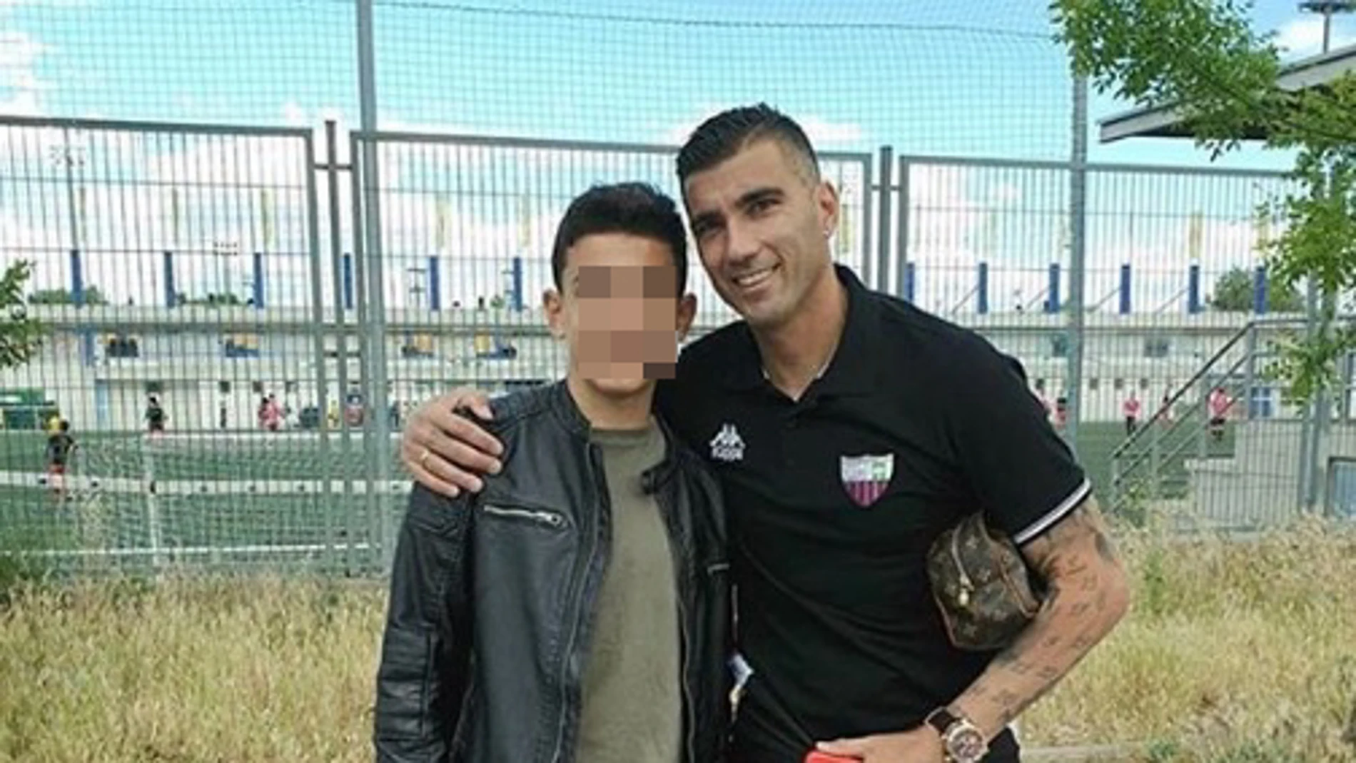 Imagen de José Antonio Reyes con su hijo Imagen de José Antonio Reyes con su hijo