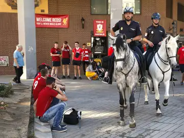 La Policía, a caballo antes de la final La Policía, a caballo antes de la final