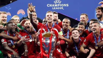 El Liverpool alza al cielo de Madrid la Champions