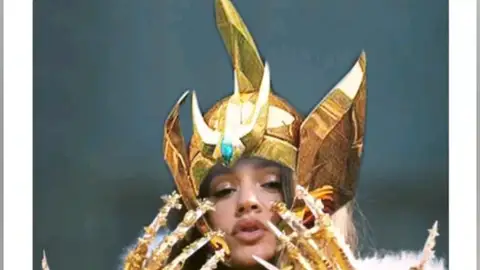 Los mejores memes del último vídeo de Rosalía Los mejores memes del último vídeo de Rosalía