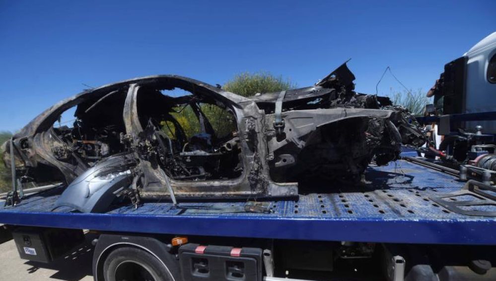 Imagen que muestra el vehículo en el que viajaba el futbolista Antonio Reyes tras el accidente