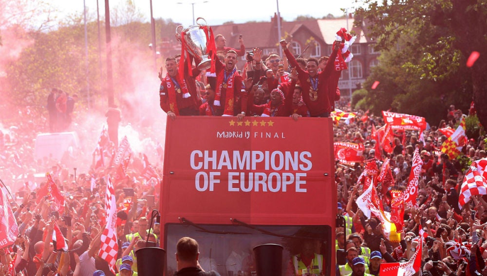 El Liverpool festeja la Champions League