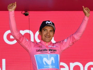 Carapaz, con la 'maglia' rosa del Giro