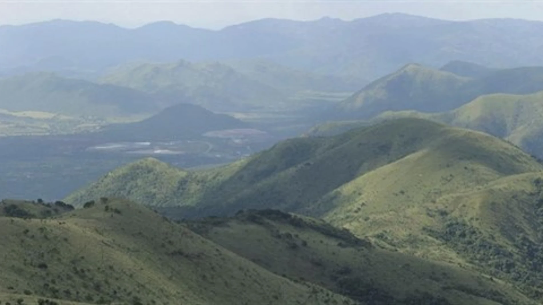 Imagen de la zona montañosa donde fue encontrada materia orgánica extraterrestre en Sudáfrica Imagen de la zona montañosa donde fue encontrada materia orgánica extraterrestre en Sudáfrica