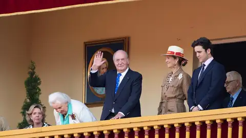 El rey Juan Carlos en una corrida de toros en Aranjuez El rey Juan Carlos en una corrida de toros en Aranjuez