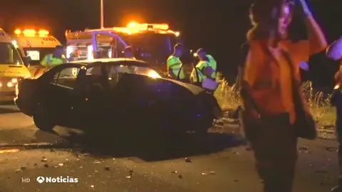 Un muerto y cuatro heridos en un accidente provocado por un kamikaze que circulaba en sentido contrario Un muerto y cuatro heridos en un accidente provocado por un kamikaze que circulaba en sentido contrario