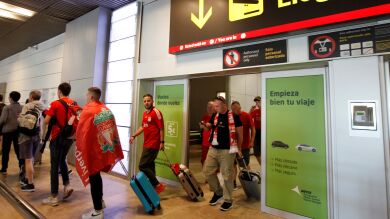 Normalidad en Barajas el día en el que prevé superar su récord de vuelos tras la final de la Champions
