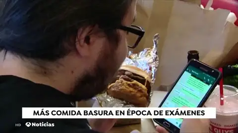 El estrés durante la época de exámenes aumenta el consumo de comida rápida El estrés durante la época de exámenes aumenta el consumo de comida rápida