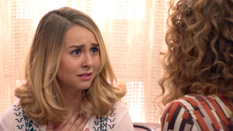 Ana miente a Luisita sobre el estado de Amelia