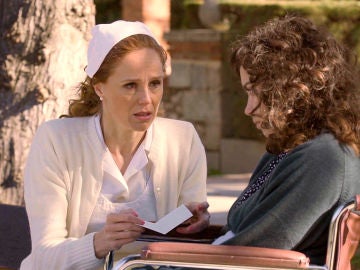 Ana lee a Amelia la emotiva carta de Luisita