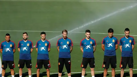 Los jugadores de la Selección guardan un minuto de silencio en memoria de José Antonio Reyes Los jugadores de la Selección guardan un minuto de silencio en memoria de José Antonio Reyes