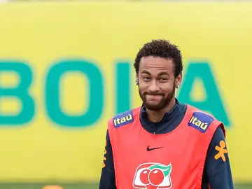Neymar, durante un entrenamiento con Brasil Neymar, durante un entrenamiento con Brasil