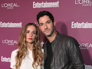 Tom Ellis junto a Meaghan Oppenheimer Tom Ellis junto a Meaghan Oppenheimer