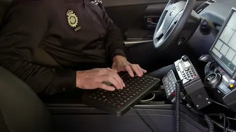 Los nuevos coches patrulla podrán controlar 400 matrículas por minuto Los nuevos coches patrulla podrán controlar 400 matrículas por minuto