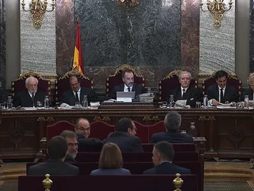Imagen tomada de la señal institucional del Tribunal Supremo durante la cuadragésima sexta sesión del juicio Imagen tomada de la señal institucional del Tribunal Supremo durante la cuadragésima sexta sesión del juicio