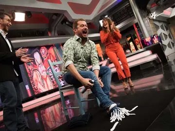 El Monaguillo sorprende en 'El Hormiguero 3.0' con el 'monstruo de las chanclas' El Monaguillo sorprende en 'El Hormiguero 3.0' con el 'monstruo de las chanclas'