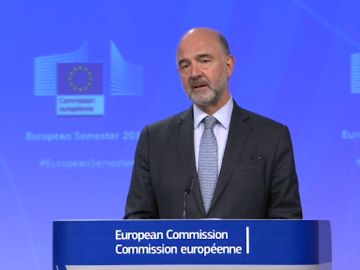 La UE felicita a España por el esfuerzo hecho para reducir el déficit: "Les animo a continuar por este camino" La UE felicita a España por el esfuerzo hecho para reducir el déficit: "Les animo a continuar por este camino"