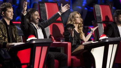 El miércoles, Antonio Orozco y Paulina Rubio afrontan los Asaltos de ‘La Voz Senior’ con mucha emoción y decisiones imposibles