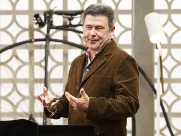 Ramón Luis Guillem confiesa que su pareja le dice todos los días “te amo” Ramón Luis Guillem confiesa que su pareja le dice todos los días “te amo”