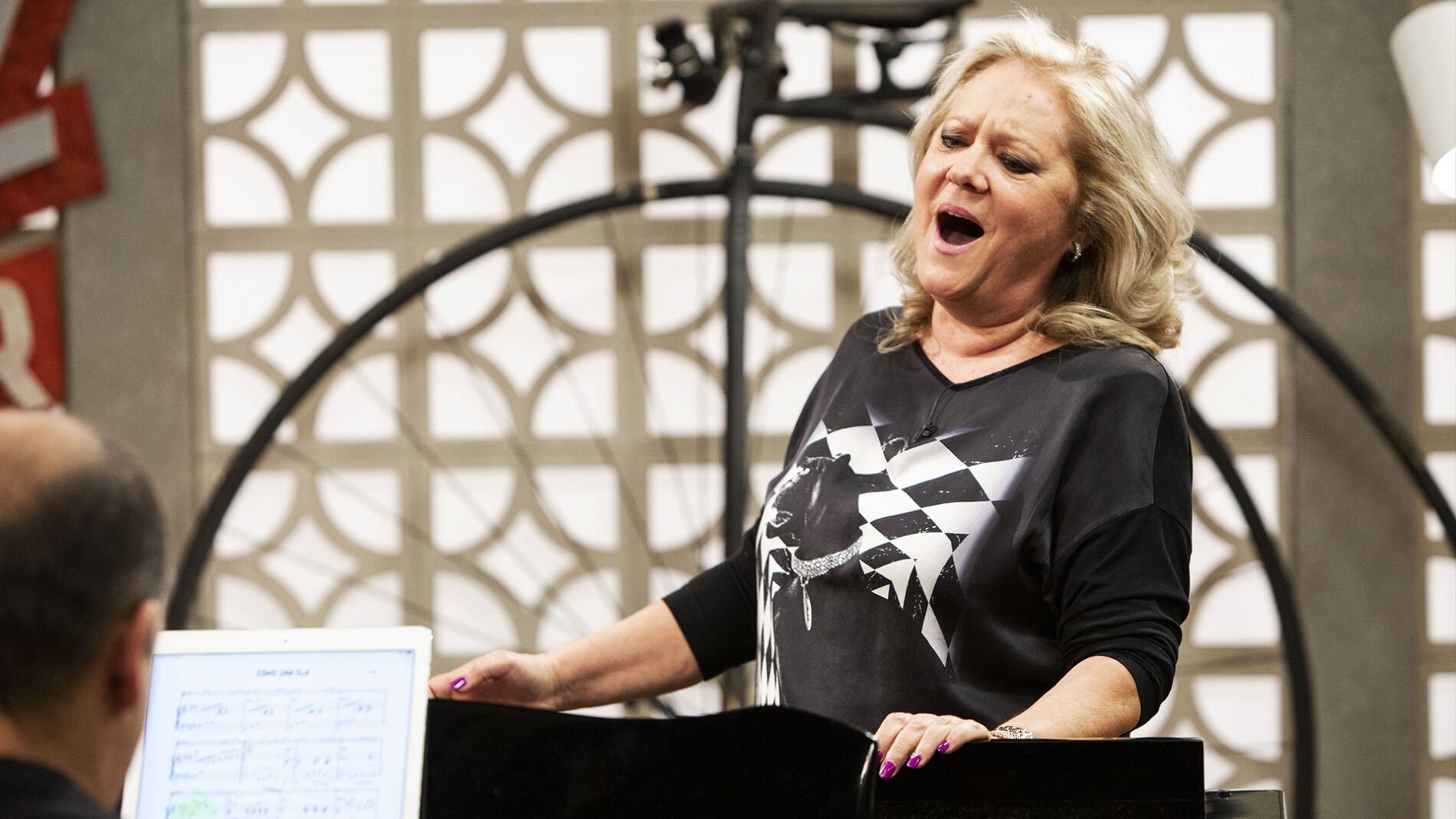 Tomatito aplaude el gran ensayo de Blanca Villa