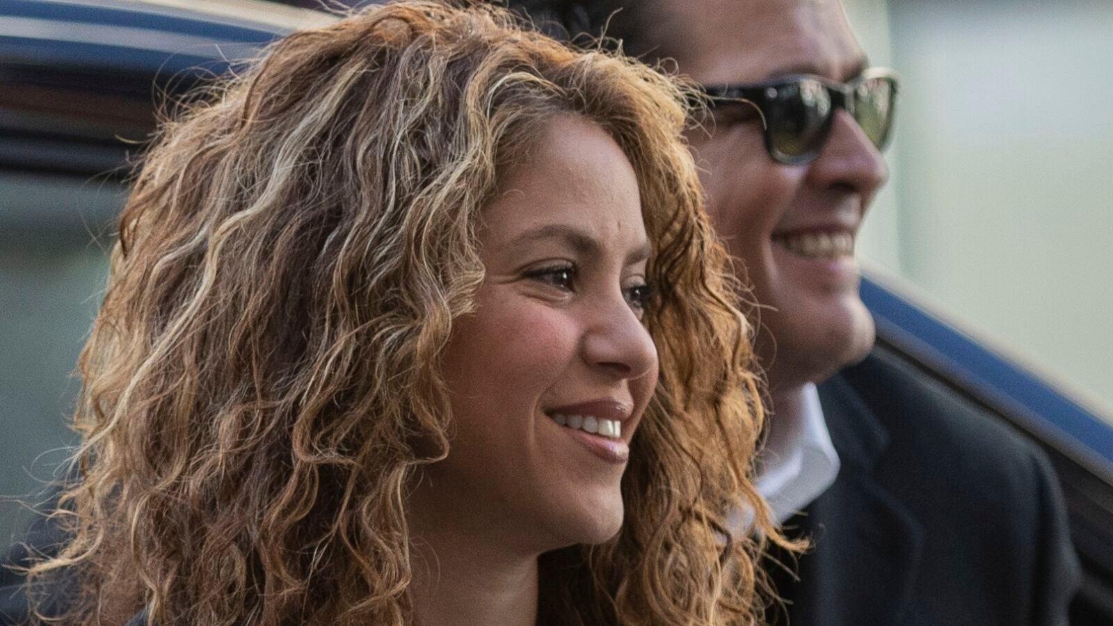 El truco inútil que ha utilizado Shakira para evitar las cámaras a su llegada al juzgado