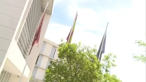 La falta de limpieza obliga a cerrar la cocina de una residencia de ancianos en Madrid La falta de limpieza obliga a cerrar la cocina de una residencia de ancianos en Madrid