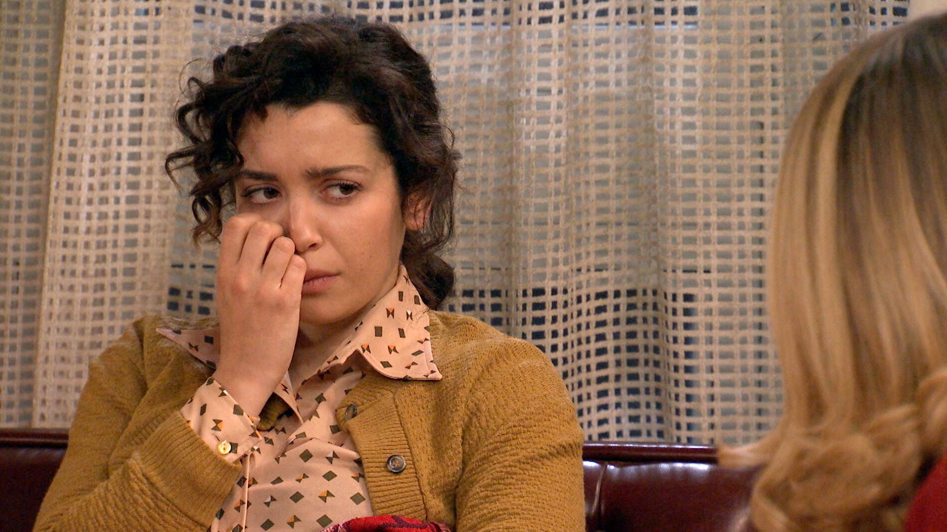 Amelia desprecia las atenciones de Luisita