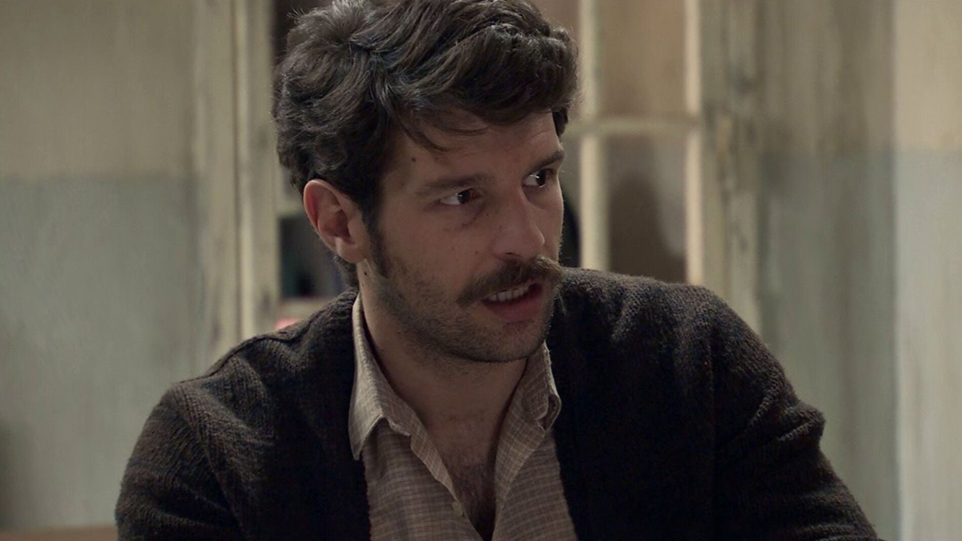 Carlos, en alerta al descubrir el testamento de Gabriel