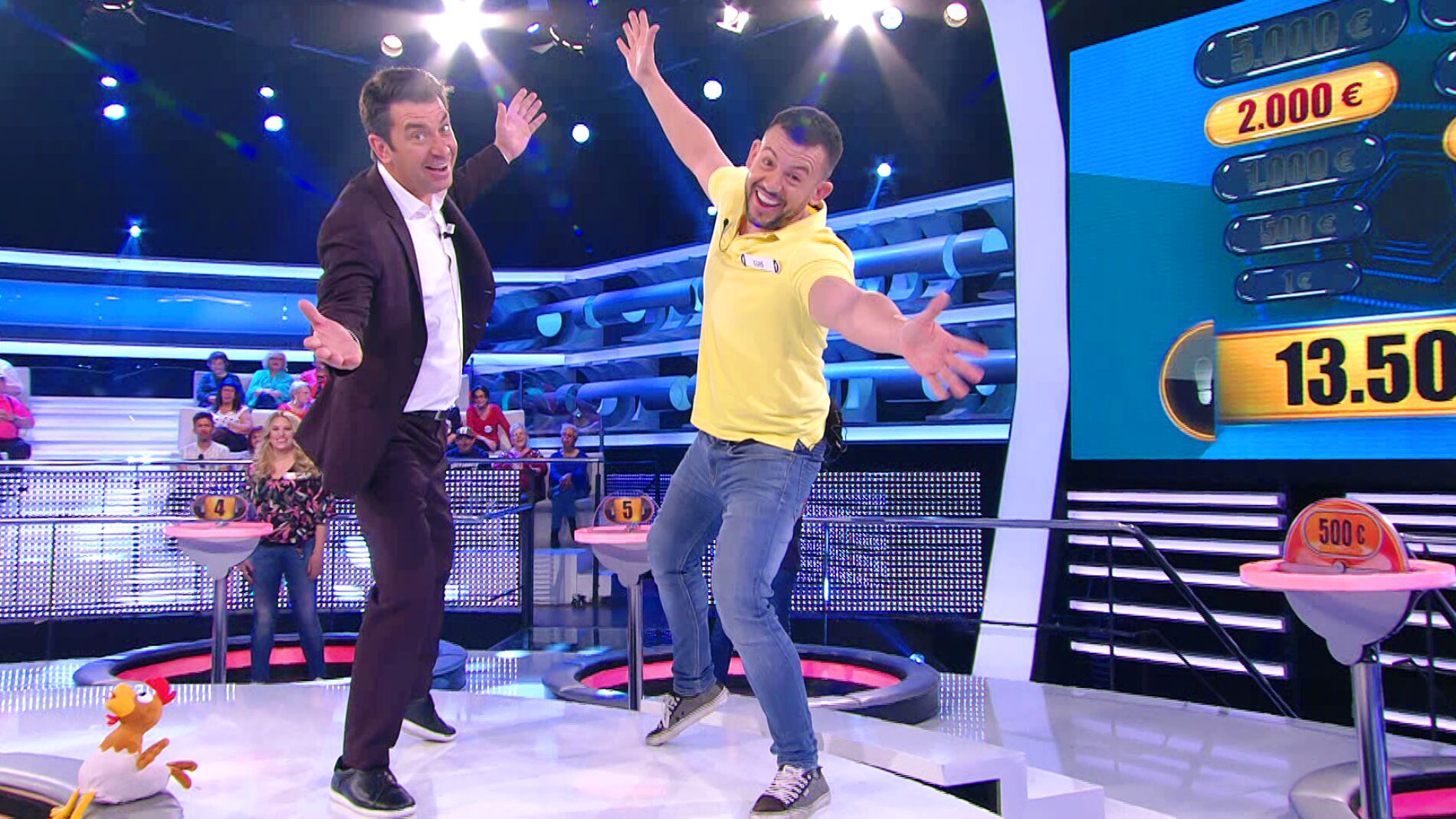 El curioso truco de un concursante de '&iexcl;Ahora caigo!' a Arturo Valls para salir bien las fotos