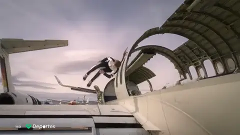 Elise Bickley, la joven que practica 'parkour' y que asombra al mundo: "Me gustaría ver a más chicas haciéndolo" Elise Bickley, la joven que practica 'parkour' y que asombra al mundo: "Me gustaría ver a más chicas haciéndolo"