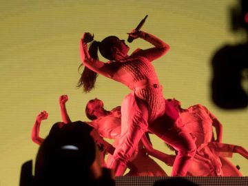 La cantante Rosalía, durante el concierto de la jornada de clausura del Primavera Sound