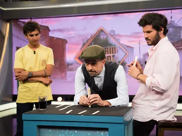 El invencible Don Rogelio desafía a Taburete en 'El Hormiguero 3.0' El invencible Don Rogelio desafía a Taburete en 'El Hormiguero 3.0'