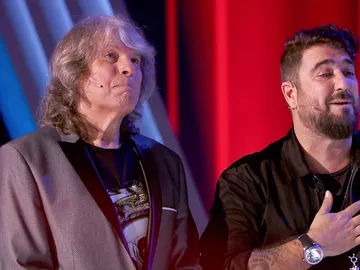 La triste despedida de Antonio Orozco a su equipo en ‘La Voz Senior’: “Ya forman parte de nuestro corazón” La triste despedida de Antonio Orozco a su equipo en ‘La Voz Senior’: “Ya forman parte de nuestro corazón”