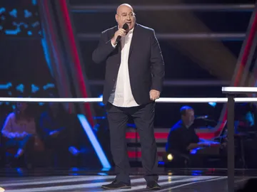 Xavi Garriga canta ‘Just a gigoló’ en los Asaltos de ‘La Voz Senior’ Xavi Garriga canta ‘Just a gigoló’ en los Asaltos de ‘La Voz Senior’