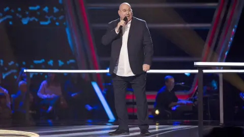 Xavi Garriga canta ‘Just a gigoló’ en los Asaltos de ‘La Voz Senior’ Xavi Garriga canta ‘Just a gigoló’ en los Asaltos de ‘La Voz Senior’