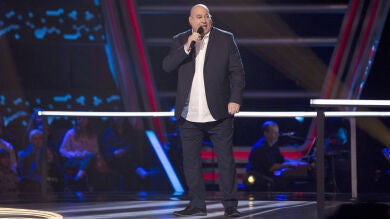 Xavi Garriga canta ‘Just a gigoló’ en los Asaltos de ‘La Voz Senior’