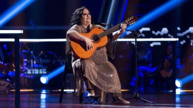 La Tata canta ‘Si a veces hablo de ti’ en los Asaltos de ‘La Voz Senior’