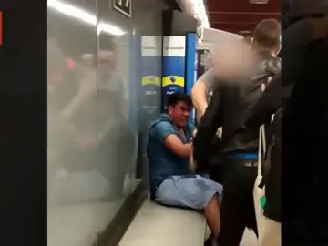 Agresión a un carterista en el metro de Barcelona Agresión a un carterista en el metro de Barcelona