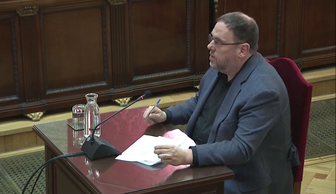 Junqueras pide devolver el 'procés' a la política