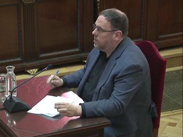 Junqueras pide devolver el 'procés' a la política