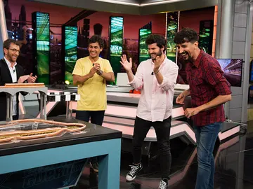 Marron sorprende a Taburete en 'El Hormiguero 3.0' con el tren eléctrico definitivo Marron sorprende a Taburete en 'El Hormiguero 3.0' con el tren eléctrico definitivo