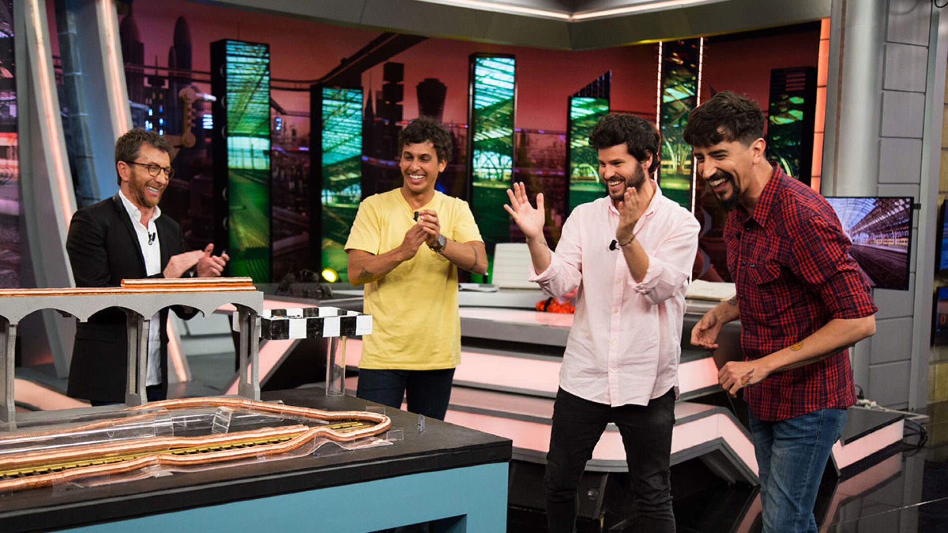 Marron sorprende a Taburete en 'El Hormiguero 3.0' con el tren el&eacute;ctrico definitivo