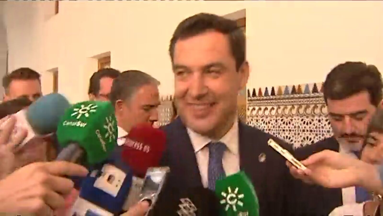 Vox salva en el último momento los presupuestos de Andalucía 