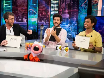 Trancas y Barrancas juegan a 'El plecio justo' con Taburete Trancas y Barrancas juegan a 'El plecio justo' con Taburete