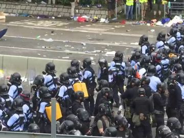 Así han tratado las autoridades de disolver de Hong Kong a los manifestantes Así han tratado las autoridades de disolver de Hong Kong a los manifestantes