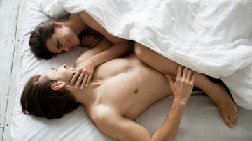 Pareja en la cama Pareja en la cama