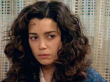 Amelia evita estar a solas con Luisita Amelia evita estar a solas con Luisita