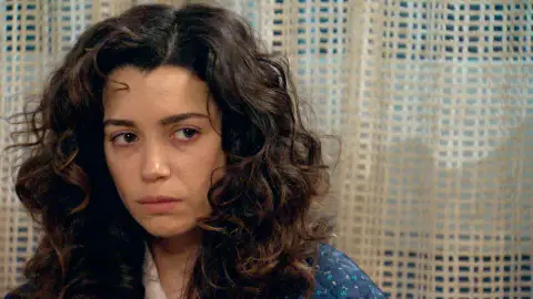 Amelia evita estar a solas con Luisita Amelia evita estar a solas con Luisita